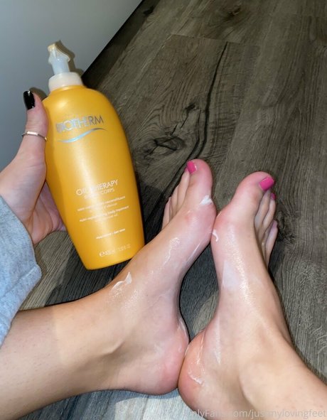 justmylovingfeet model pretty pics