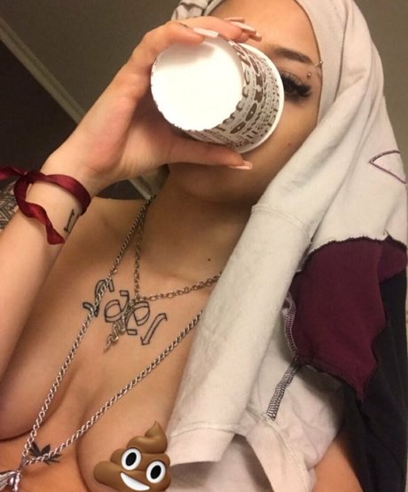 Vicky Balena naked pornstar archive