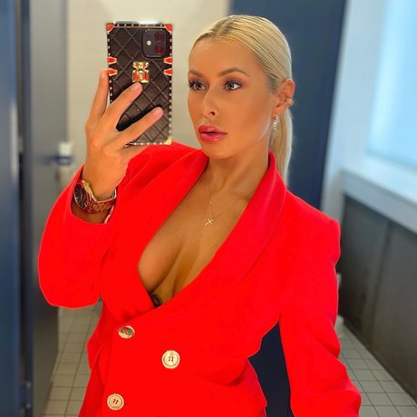 Nella Grundlingova nude model pics