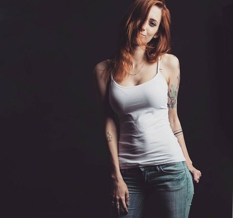 Poli Kap high quality model image