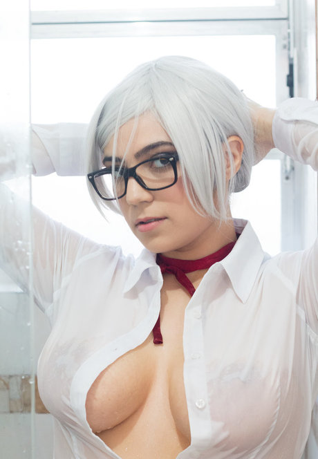 Juka Crasoves model porn photo