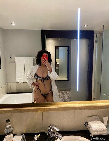 Disturbia star nude pic