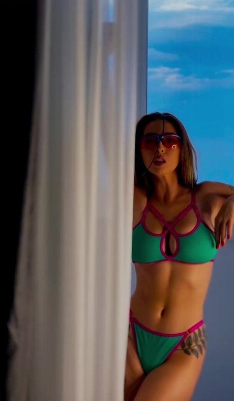 aisultana model perfect image