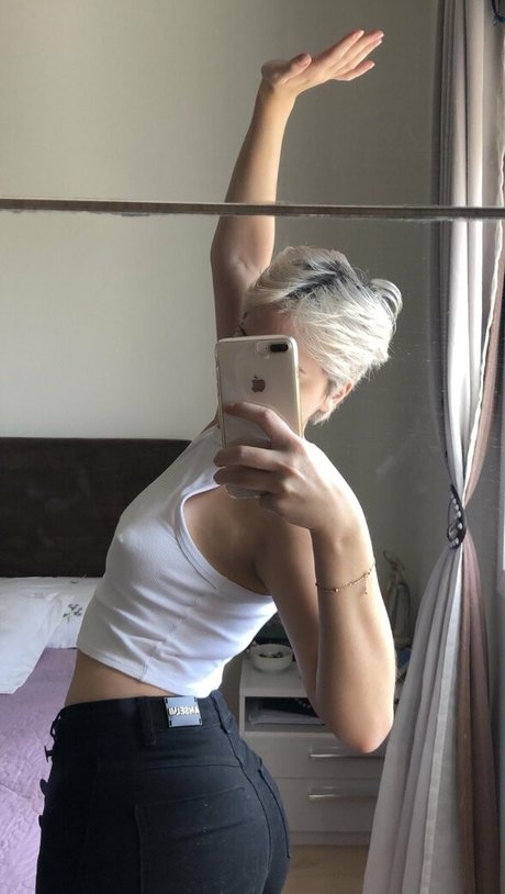 Madu Garbin nude pornstar picture