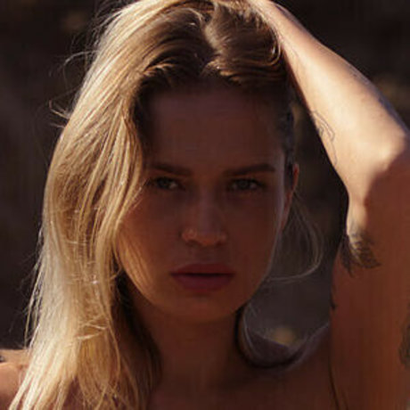 Rinata Eve hot actress pictures