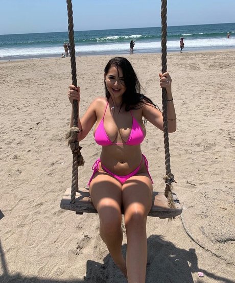 Anna Paul naked actress image