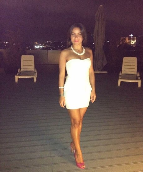 Serpil Cansz adult model picture