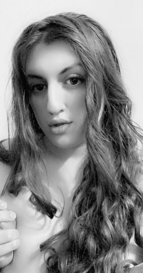 scarlettshadets nudes actress archive