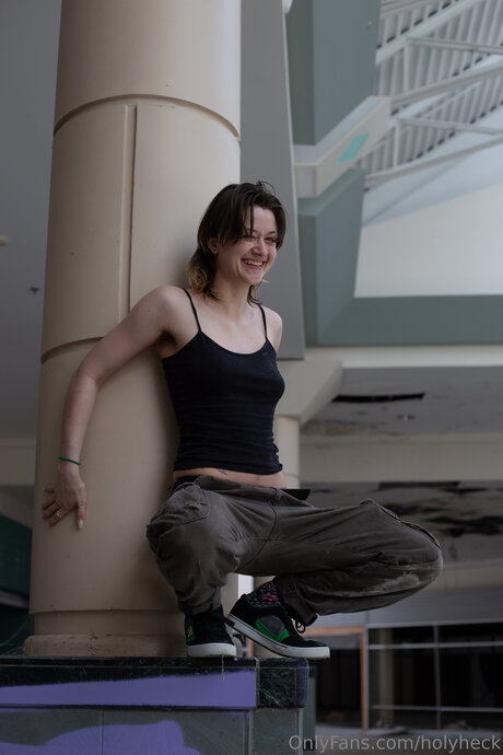 holyheck best actress image