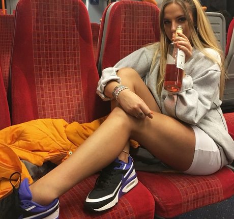 Hana Alexiss star hd image