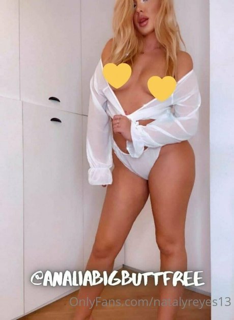 Huge Tits Nataly pornstar nude gallery