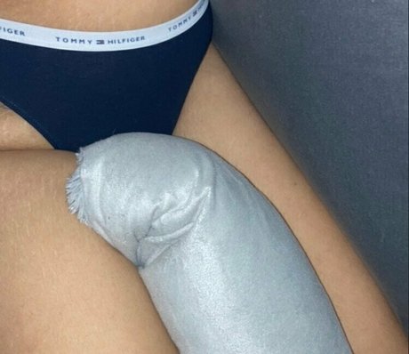 lachleamber model nude pics