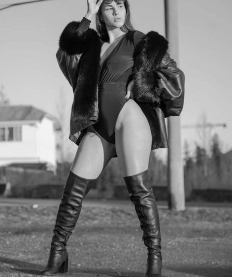 Angela Amethyst star free pics