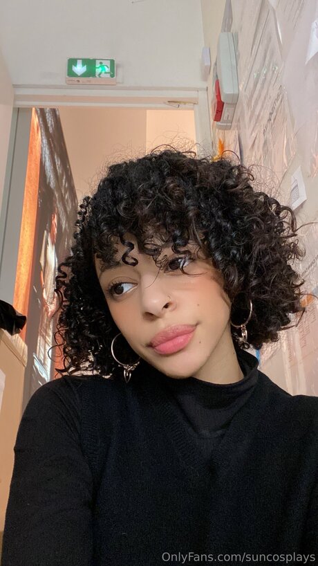 Suncosplays model hd images