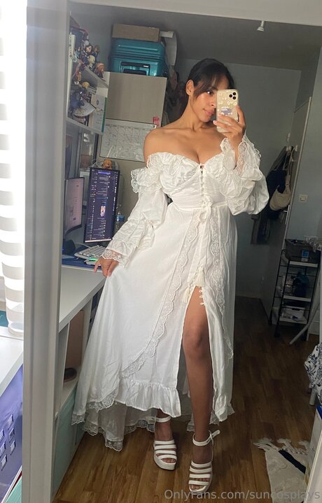 Suncosplays high quality model pic