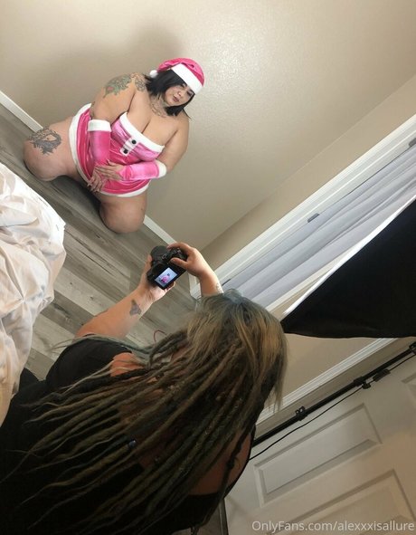 alexxxisallure free model pics