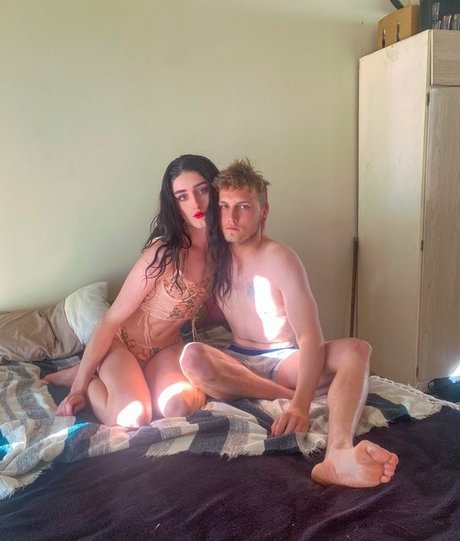 mirror selfie onlyfans art naked img