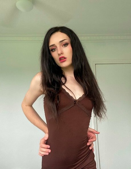 Venus Moorez sex model pictures