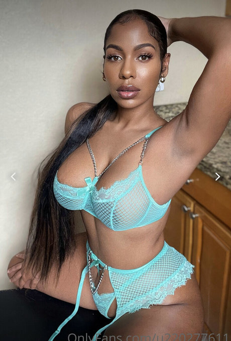 Leiza Mae Keane nice star picture