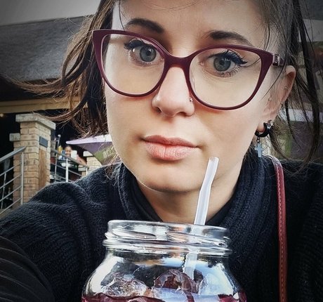 Nadia Bratke art actress pics