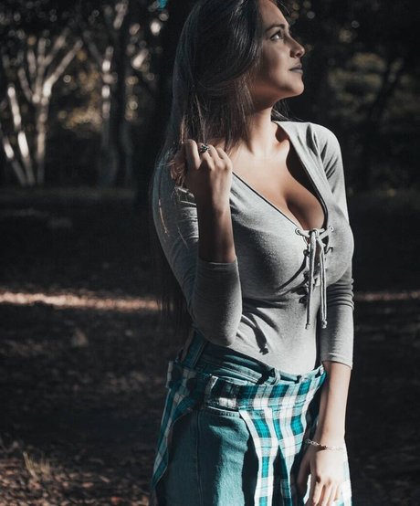 Daniela Derly model high quality images