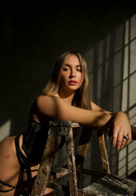 sydneythomas18 perfect model image