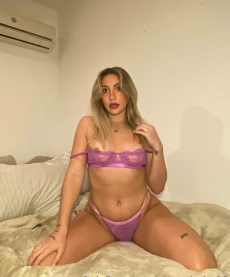 sydneythomas18 pretty actress photo