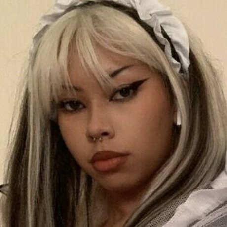 Charvotte model exclusive image