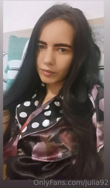 julia92 star hot photo