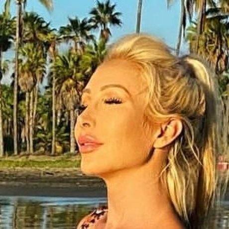 HelloItsLL star porn pics