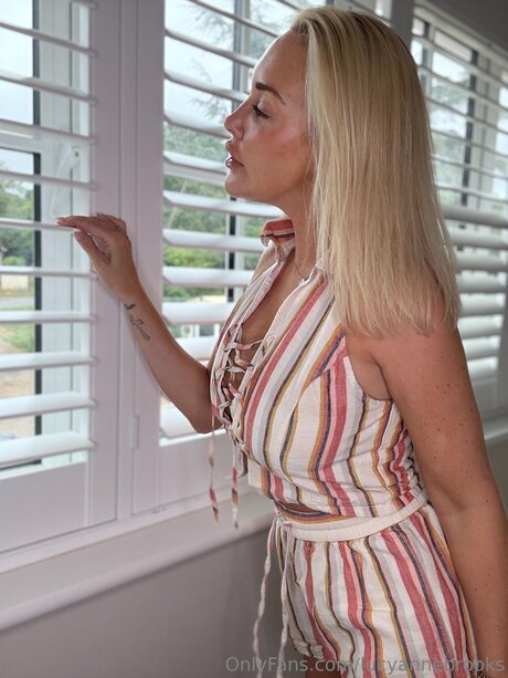 lucyannebrooks Photo Gallery