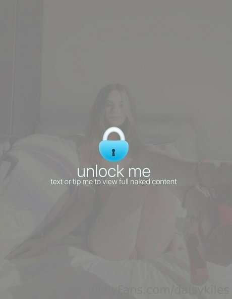 lolakinsley model best picture