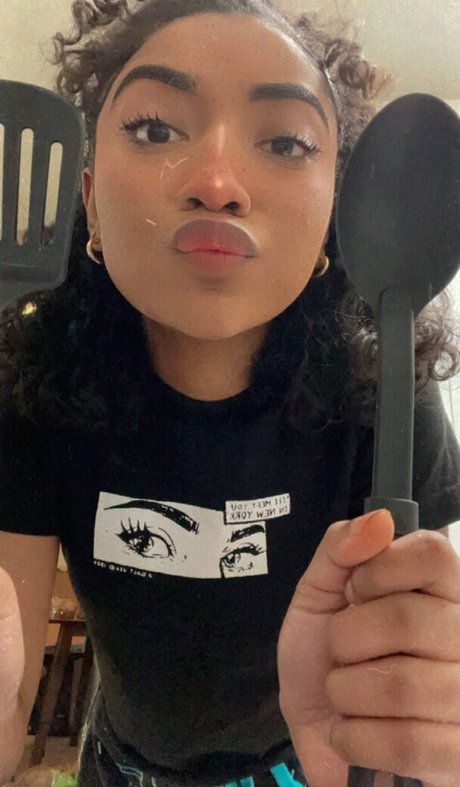 krystalogy star nudes images