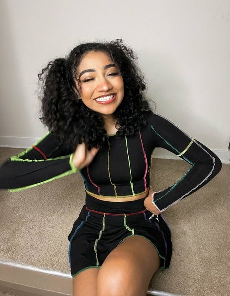 krystalogy nude model photos