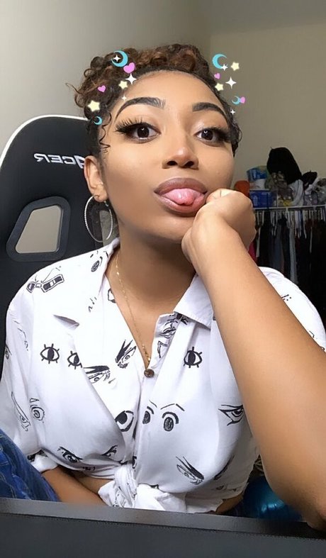 krystalogy hd model pic