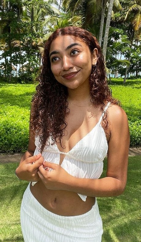 krystalogy model nice img