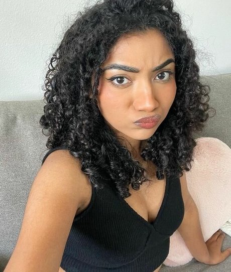 krystalogy actress pics