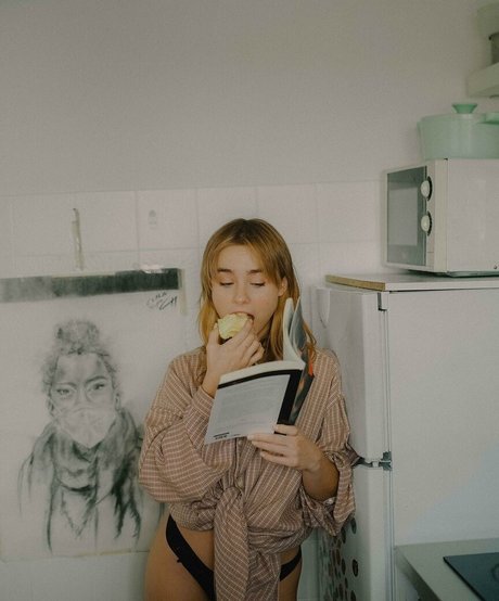 Clara Galle pornstar photo