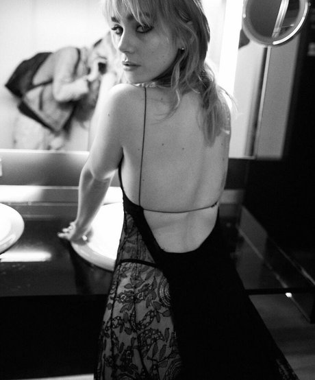 Clara Galle perfect actress pictures