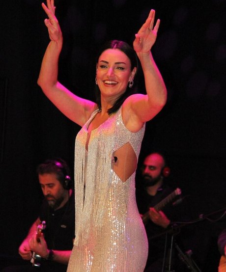 asian cheerleader onlyfans beautiful gallery