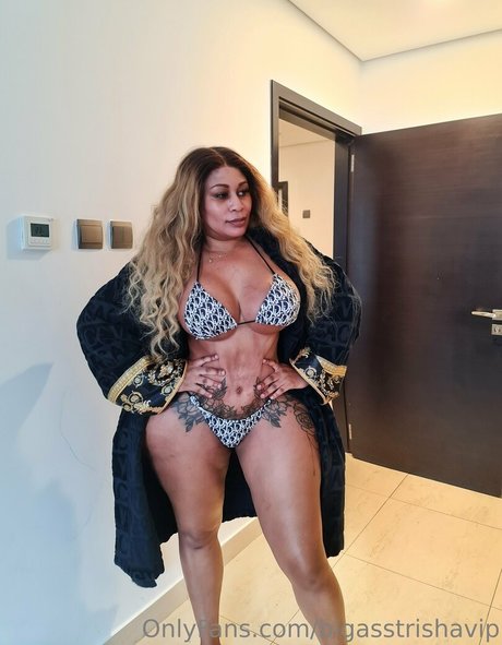 bigasstrishavip nudes star pic