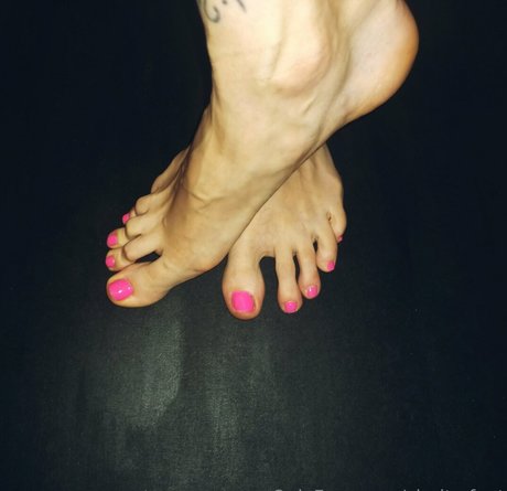 clarita feet exclusive star photos