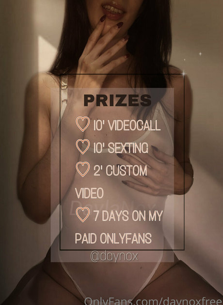 daynoxfree naked model image