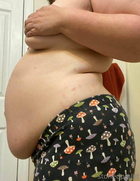 asian blonde onlyfans naked pic