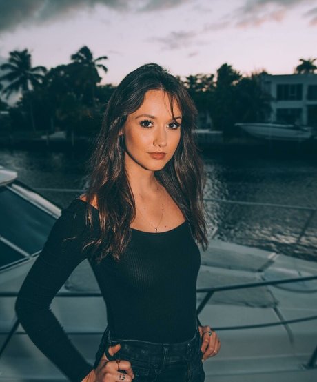 Amy Dangerfield star top archive