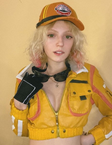 british blonde onlyfans pretty photos