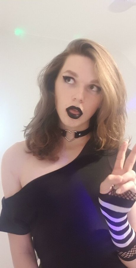 Raven64190 nude actress pictures