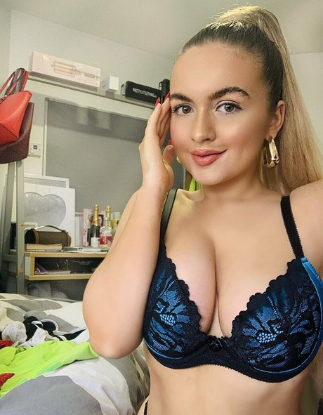 cezel pornstar top picture