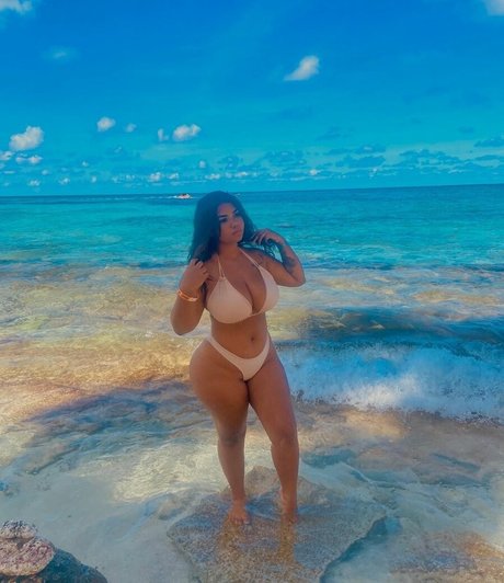 Majo Doll model nude photo