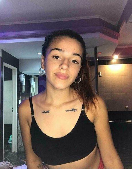 sweetquenn pornstar naked img